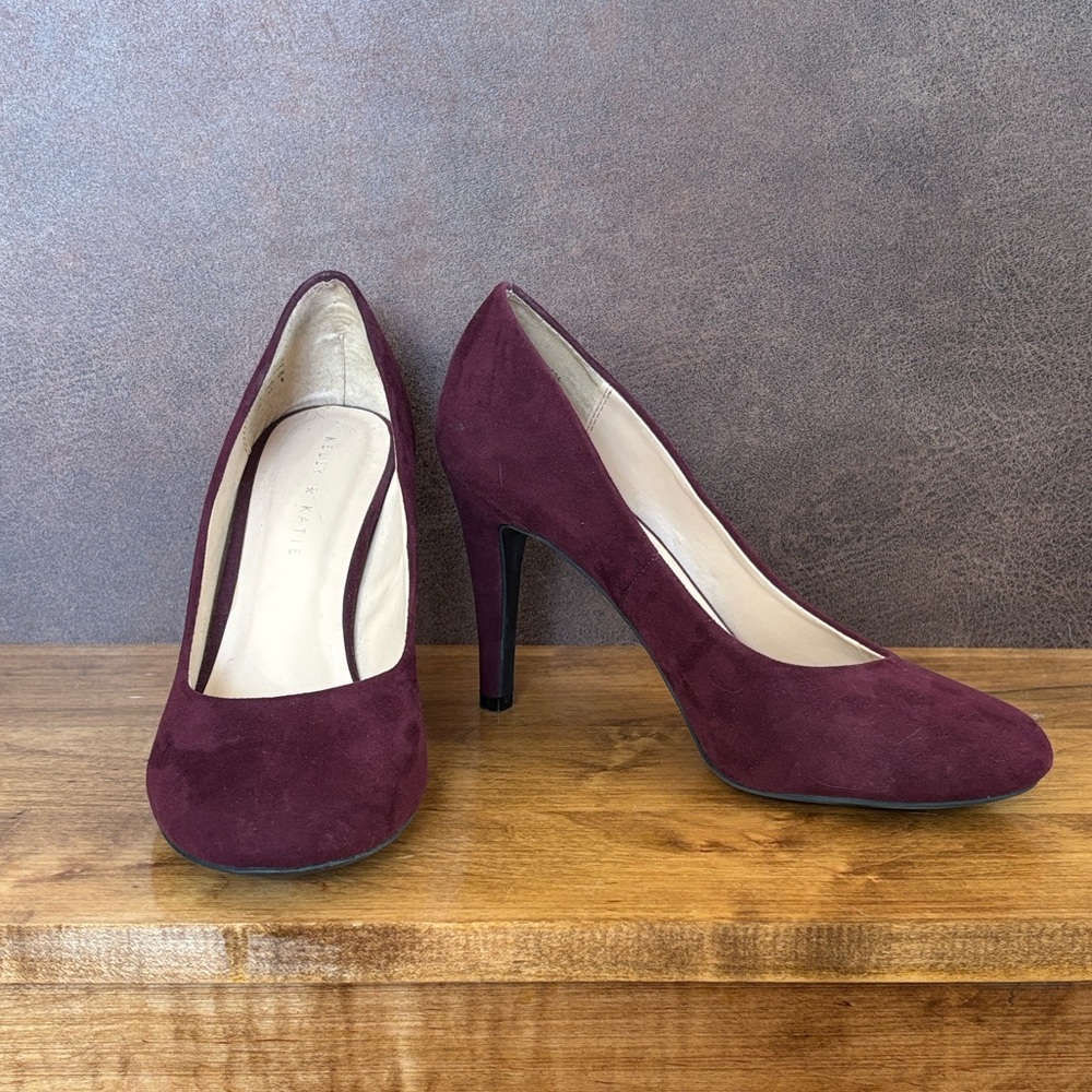 Kelly & Katie Larissa Burgundy/Maroon Suede Almond Toe Pumps Size 10 Heels